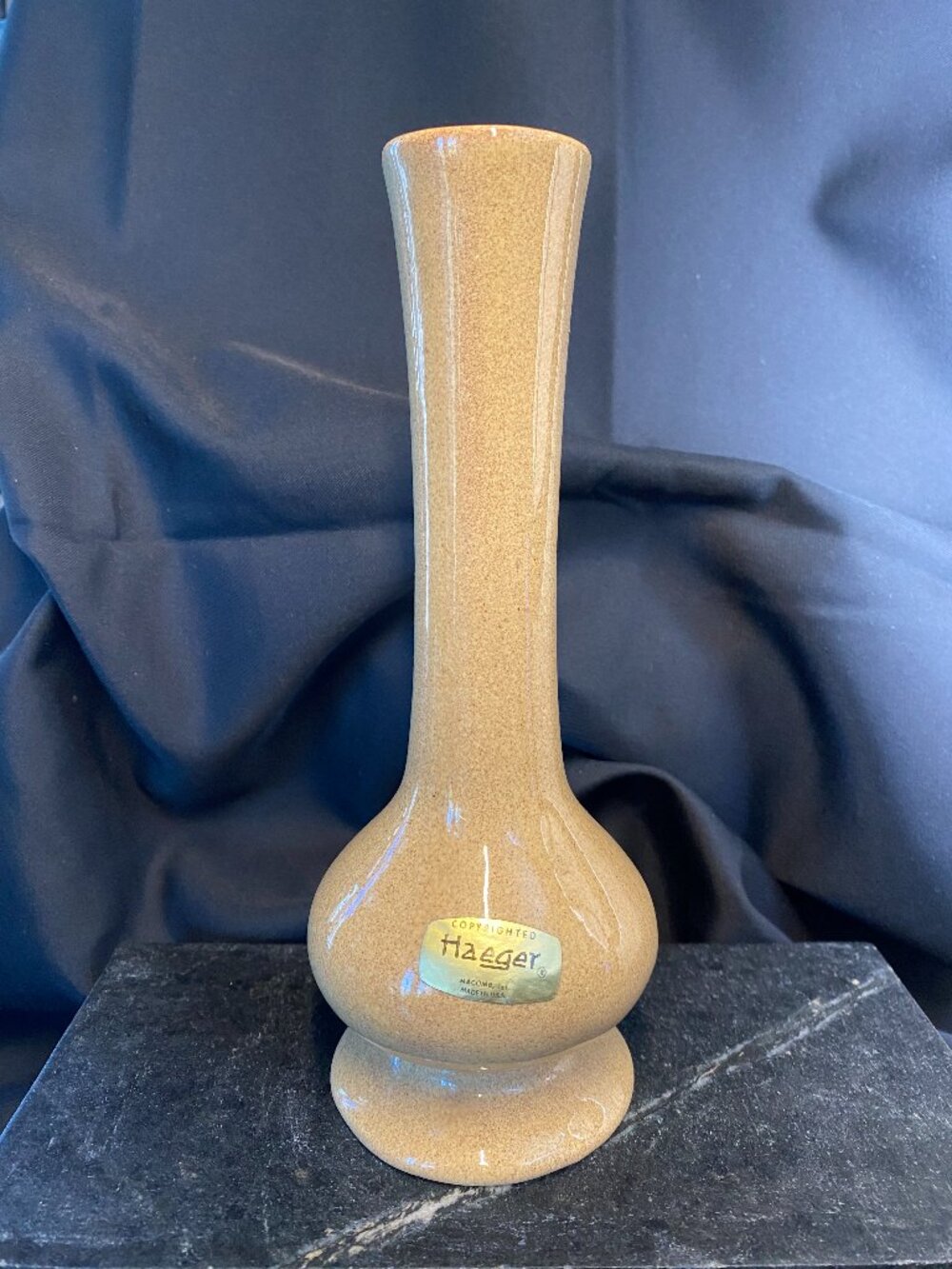 Vintage 1970s Haeger Pottery Mottled Gold Bud Vase #304 - Mint w/ Sticker
